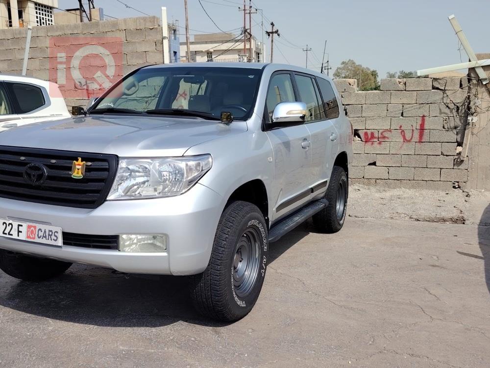 تۆیۆتا لاند کروزەر